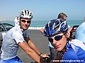 Ronde van Qatar, 4e etappe - 5 februari 2004<br />Tom en Servais voor de start van de 4e etappe<br />Foto: Wilfried Peeters